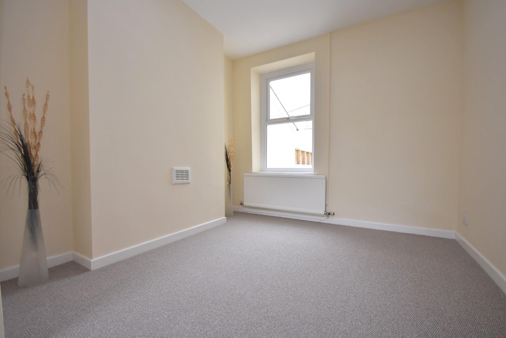 6 Railway Terrace, Penarth, CF64 2TT